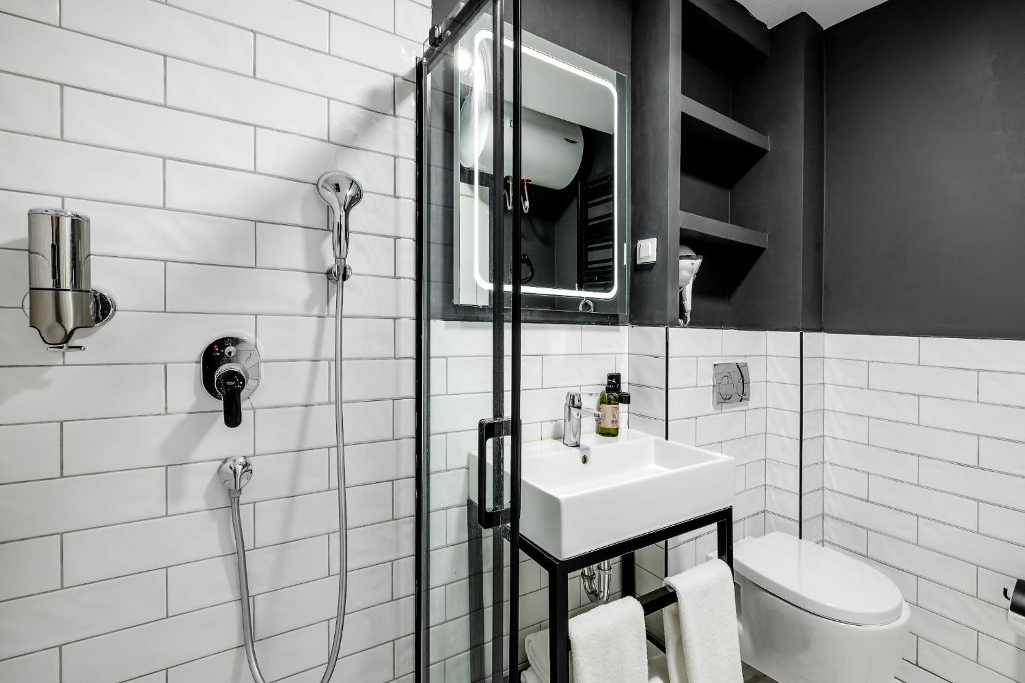 Montenegro Lodge Kavač Rum bild Bathroom