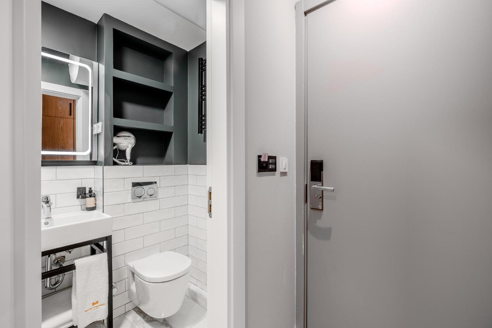 Montenegro Lodge Kavač Rum bild Bathroom