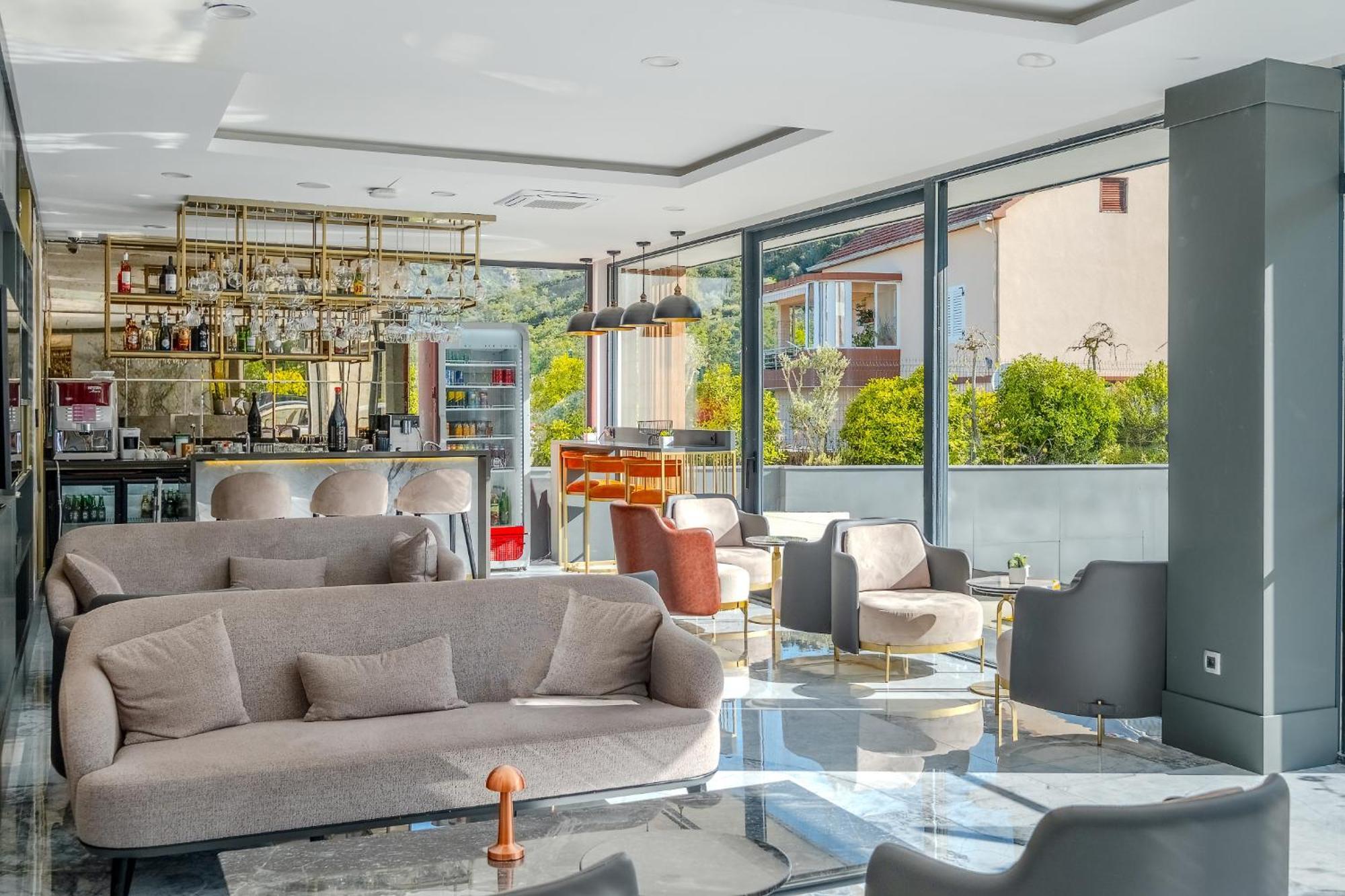 Montenegro Lodge Kavač Exteriör bild Lobby