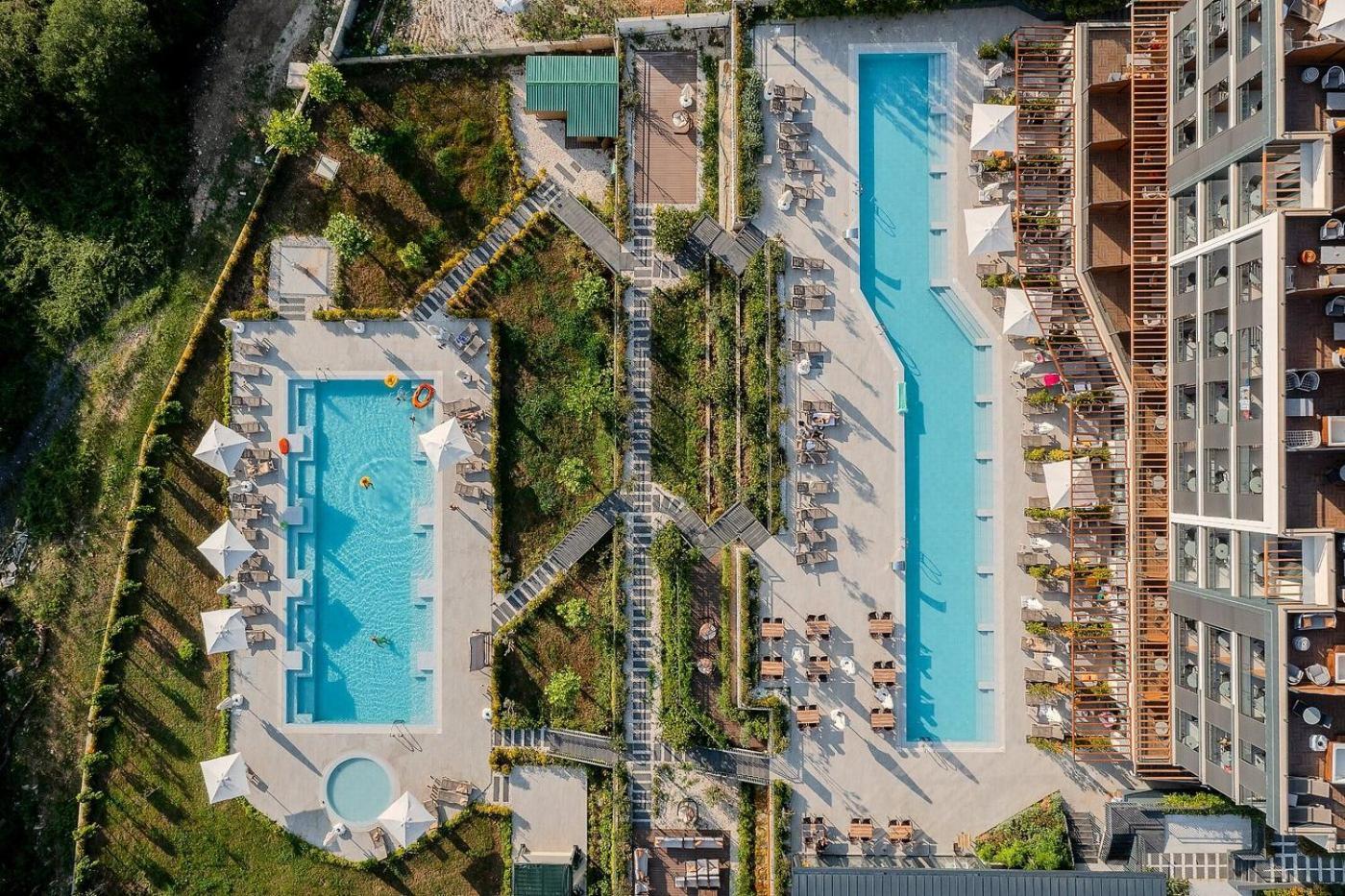 Montenegro Lodge Kavač Exteriör bild Aerial view of the hotel
